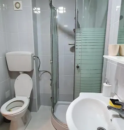 Kiki Lux Врнячка-Баня